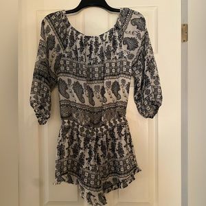 Olivaceous Printed Paisley Short Romper-Small-EUC